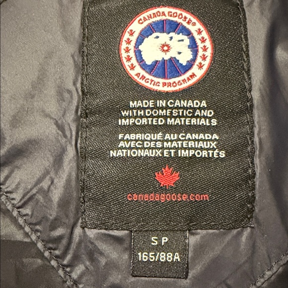 Canada Goose Women’s Packable Jacket 2209l - Picture 14 of 16